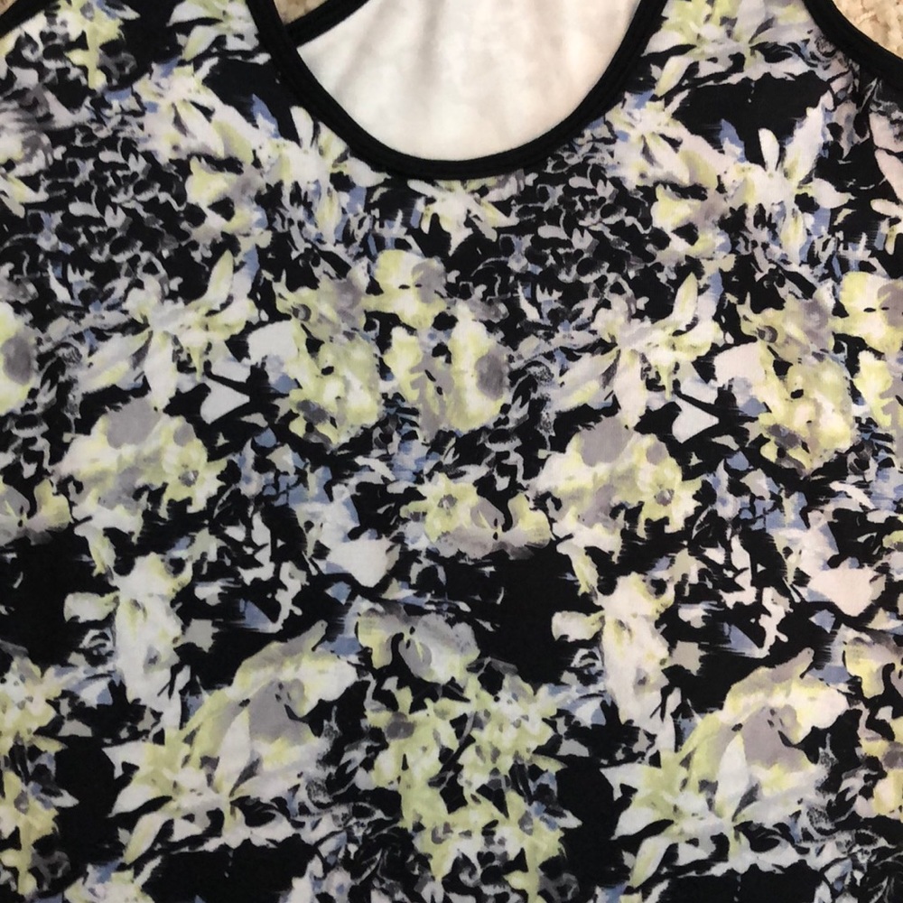 Lululemon Tank - Picture 2 of 4